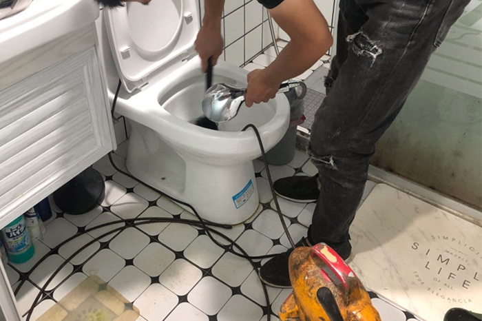 叶集疏通下水道